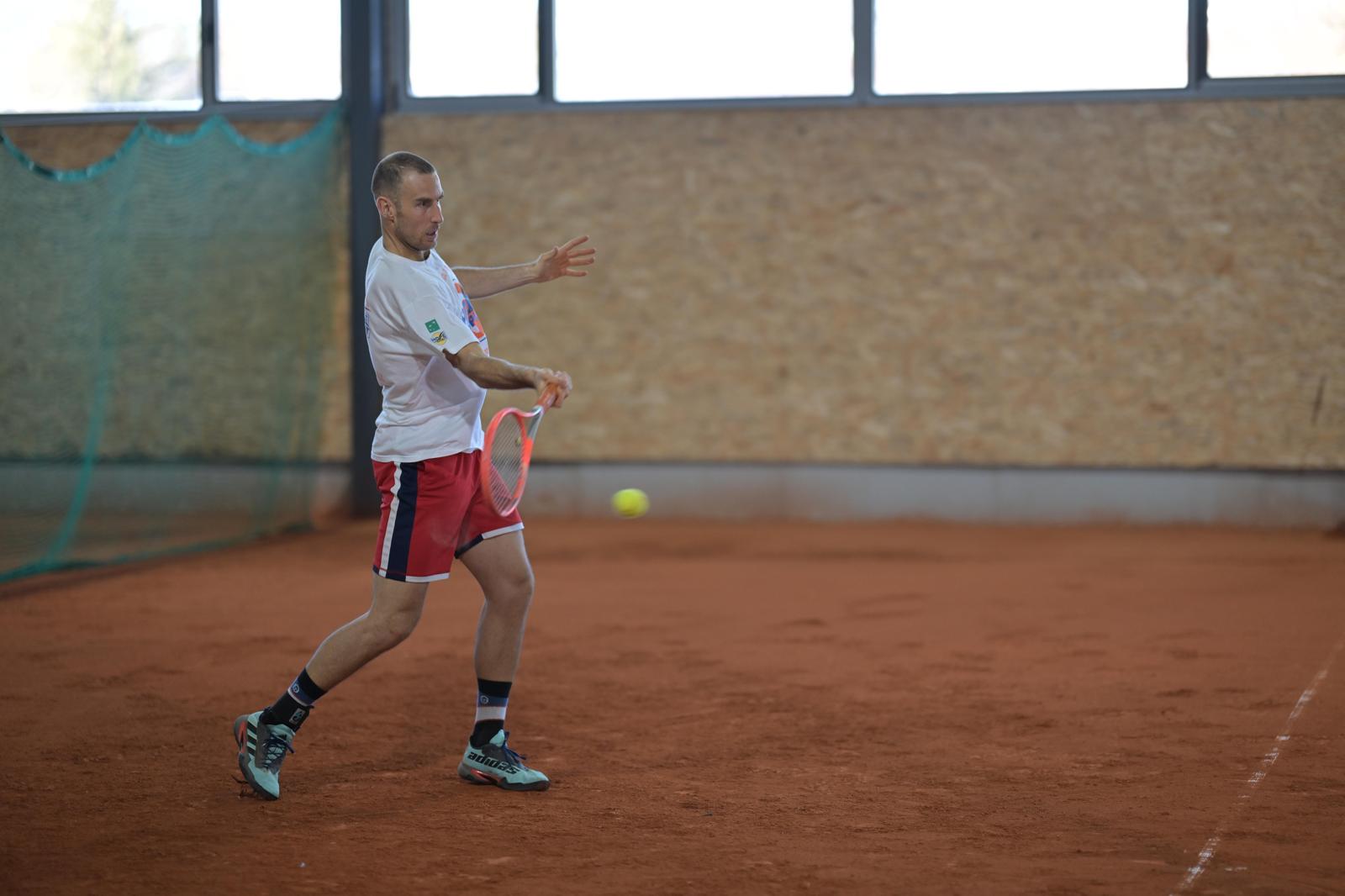 Tennis base 7