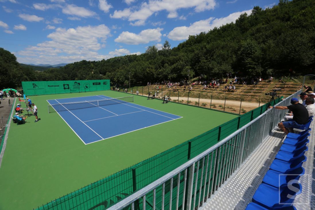 Tennis base 17